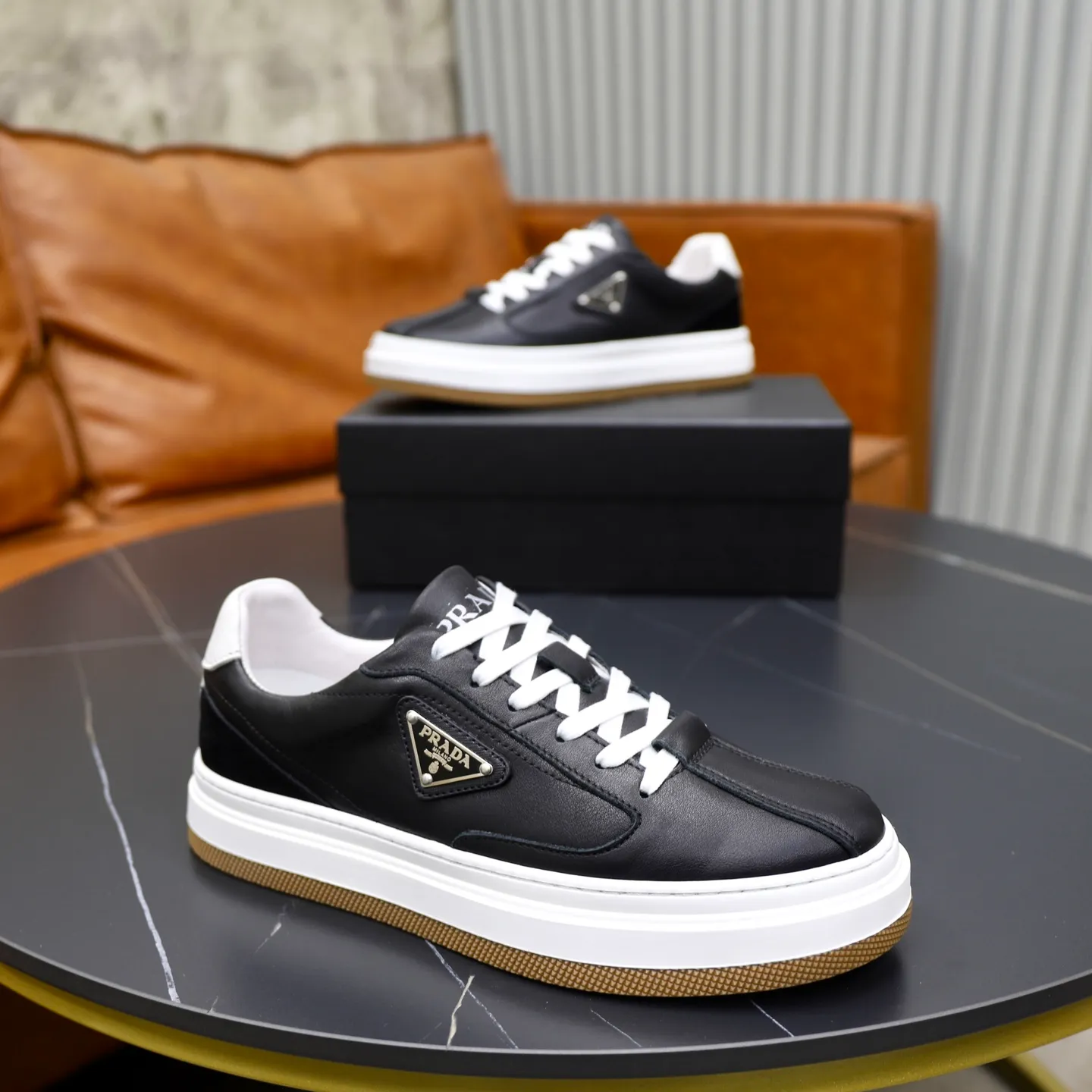 Men's shoes: 440💰🙅‍♂️🙅‍♂️🙅‍♂️ Brand: PRADA Standard code: 38–44 (45 can be customized) Level: Same as the official website Material: Original cowhide fabric Comfortable pigskin lining Lightweight and wear-resistant outsole Style category: Men's fashionable casual shoes and boots Running sneakers Distinguished luxury brand elements Top luxury Color: actual picture color